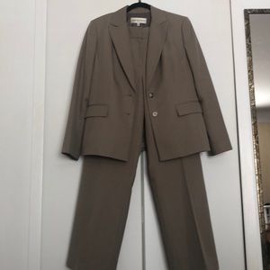 Two piece pant suit